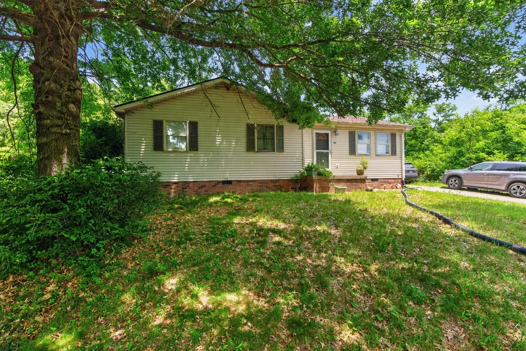 1020 S Dogwood Drive Berea KY 40403