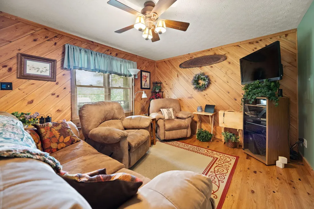 96 Vicki Street Nancy KY 42544
