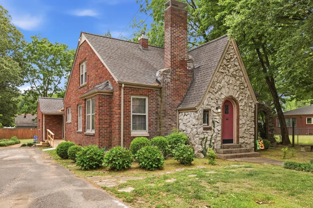 110 N 10th Street Murray KY 42071