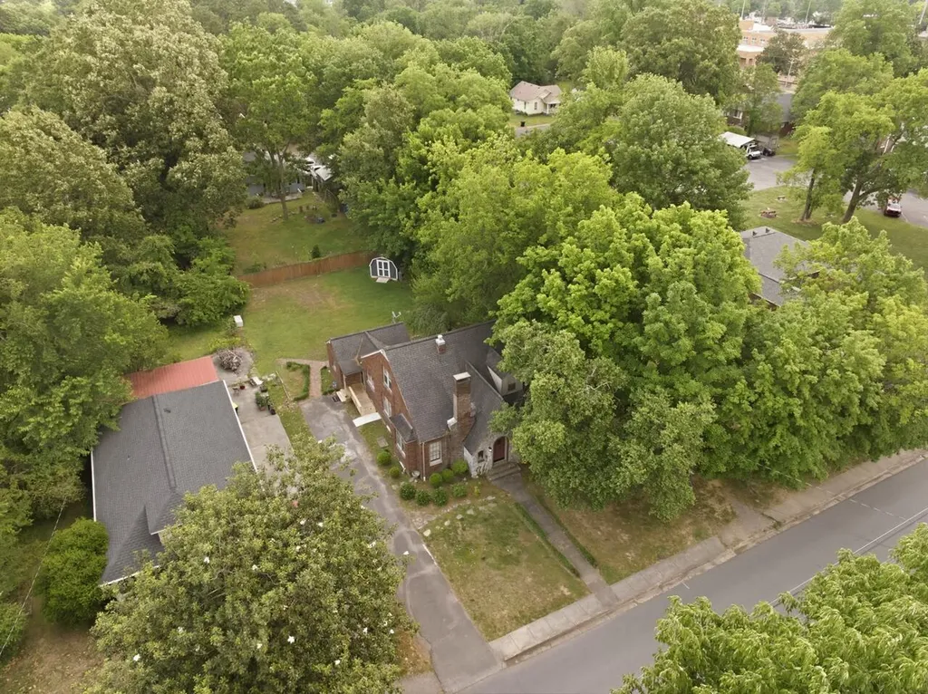 110 N 10th Street Murray KY 42071