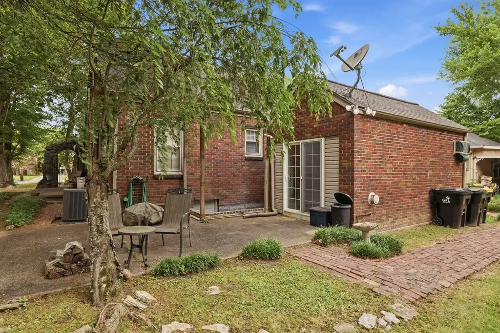 110 N 10th Street Murray KY 42071