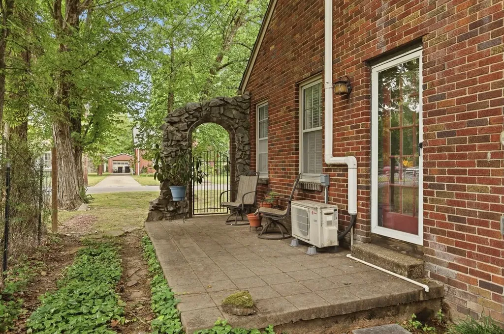 110 N 10th Street Murray KY 42071
