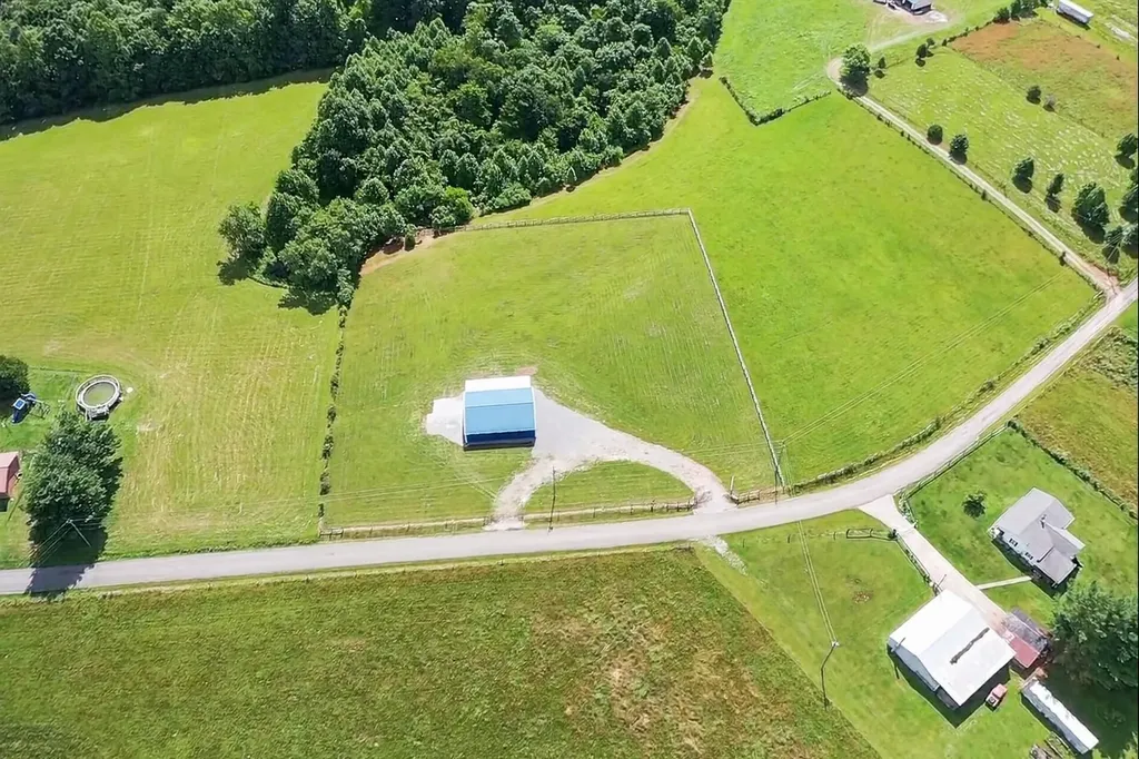 1812 & 1838 Tick Ridge Road Waynesburg KY 40489