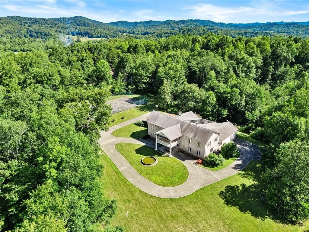 349 Persimmon Frk Lane Gray KY 40734