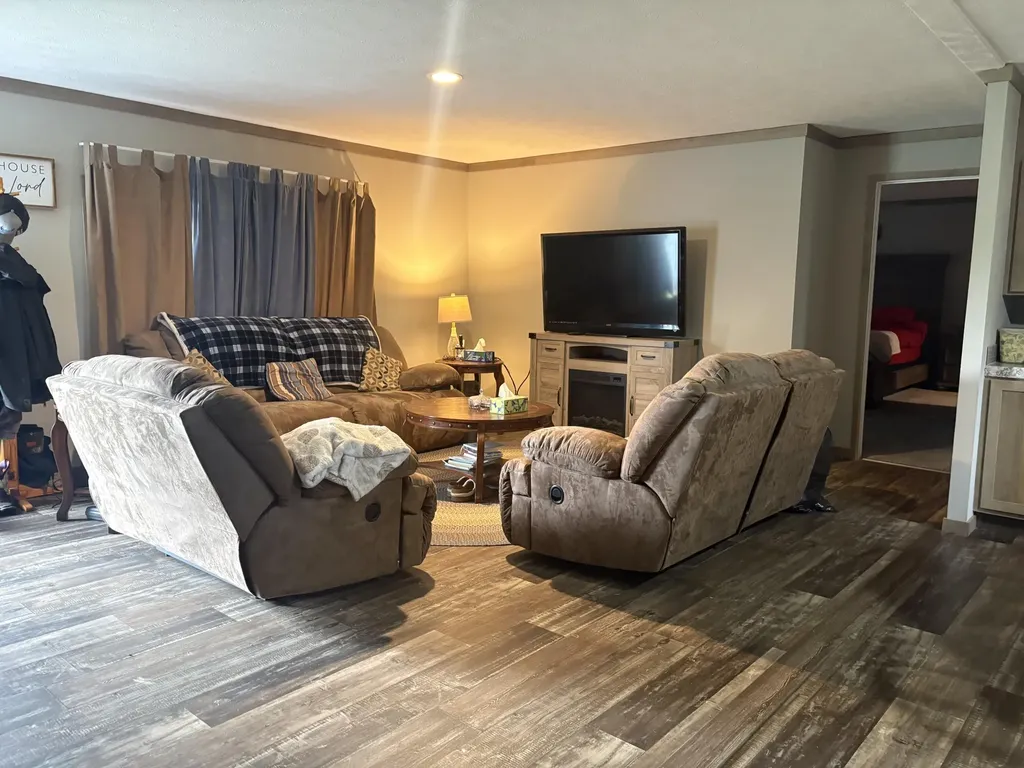 2455 Kentucky 2750 Crab Orchard KY 40419