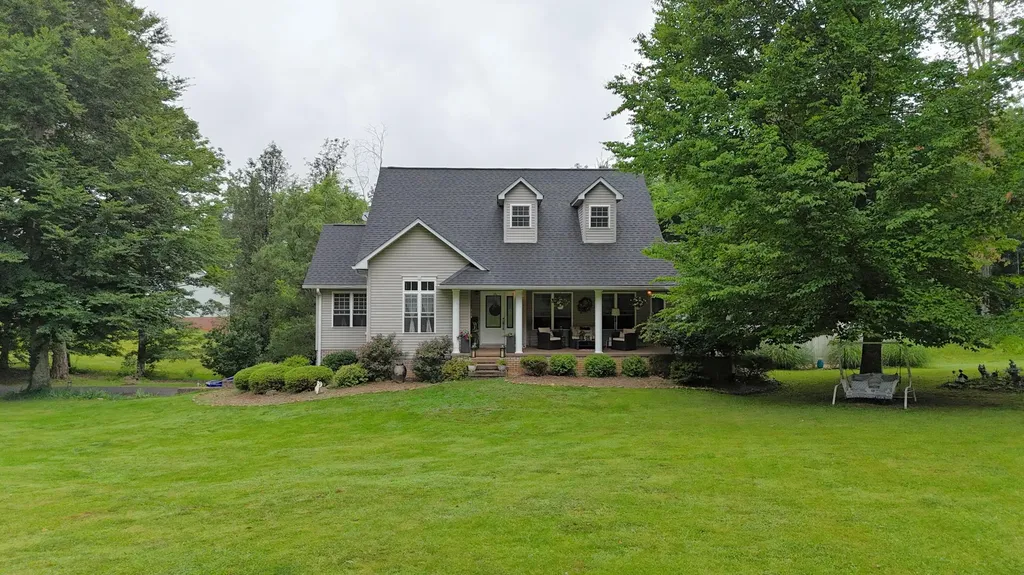 398 Carriage Lane Jamestown KY 42629