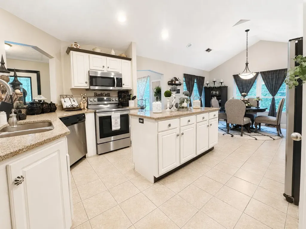 398 Carriage Lane Jamestown KY 42629