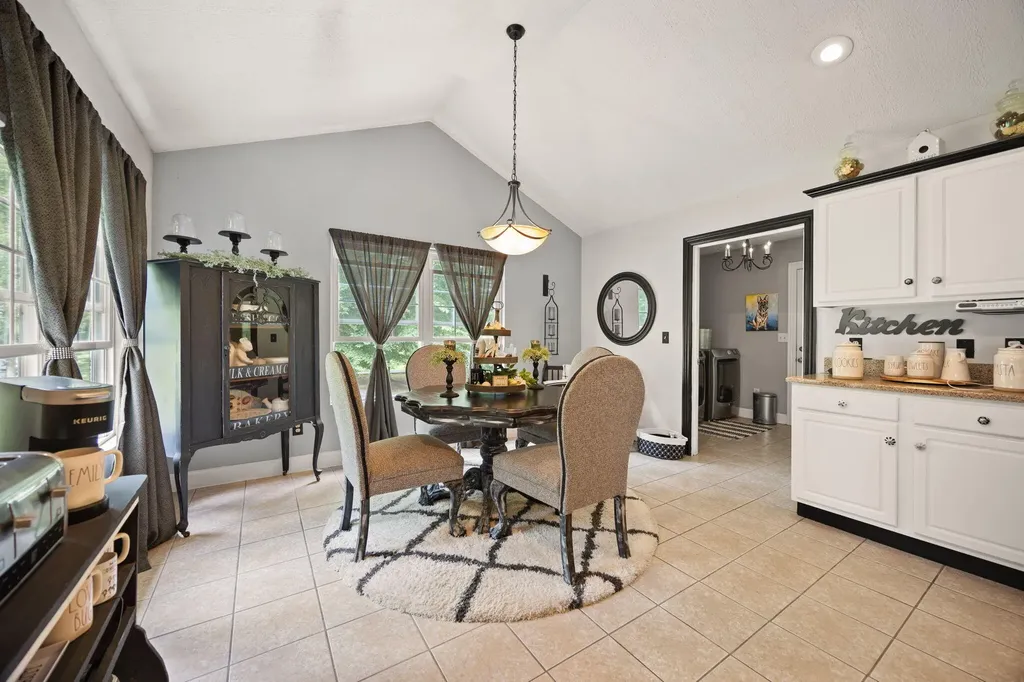 398 Carriage Lane Jamestown KY 42629