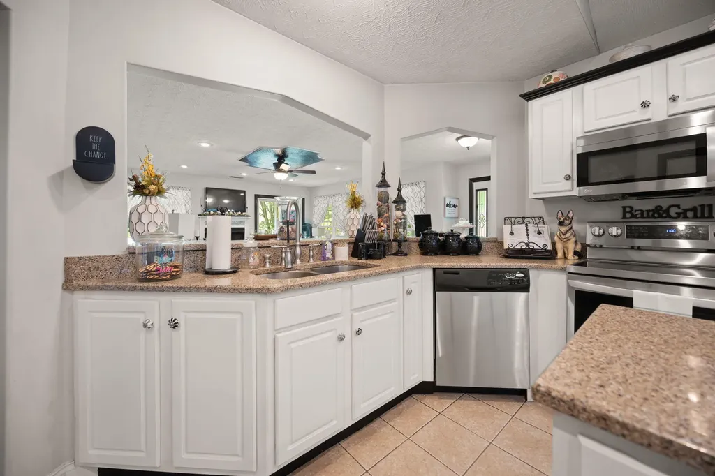 398 Carriage Lane Jamestown KY 42629