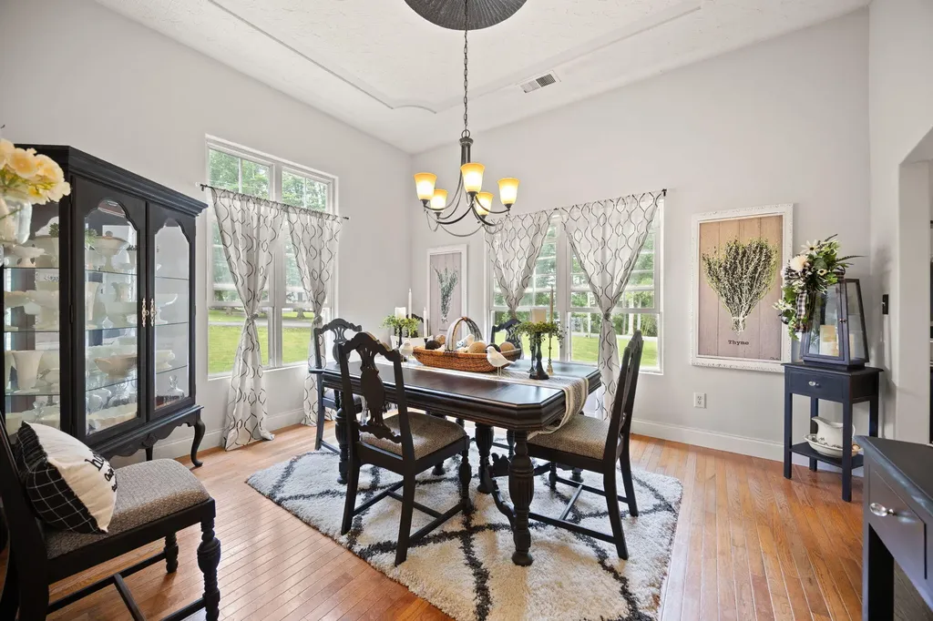 398 Carriage Lane Jamestown KY 42629