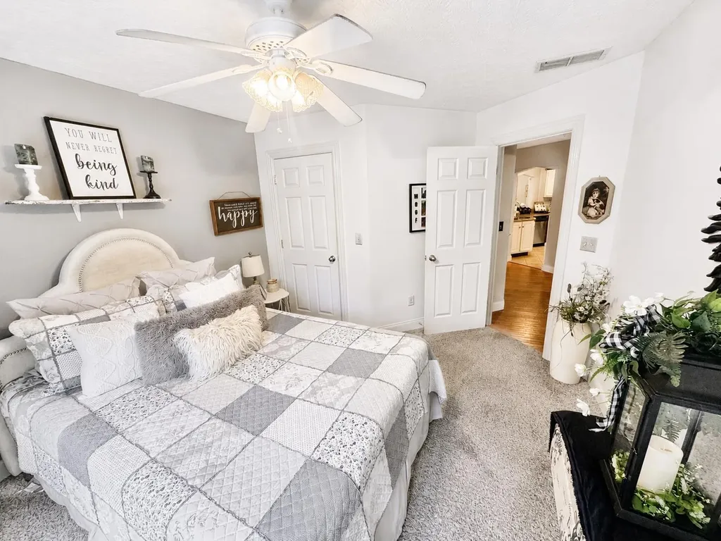 398 Carriage Lane Jamestown KY 42629