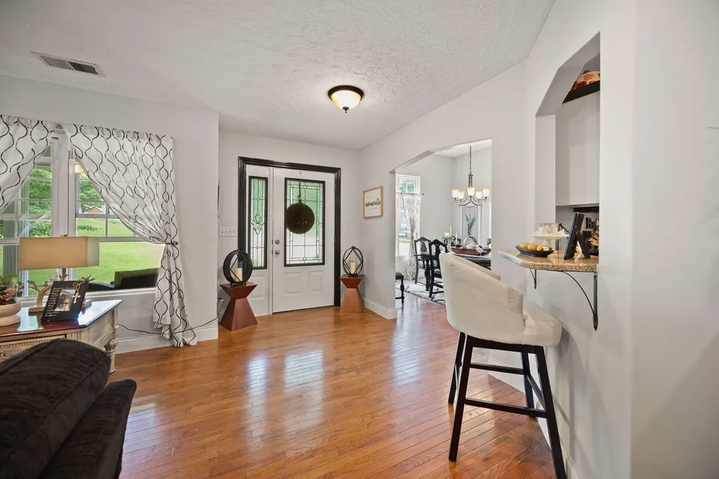 398 Carriage Lane Jamestown KY 42629