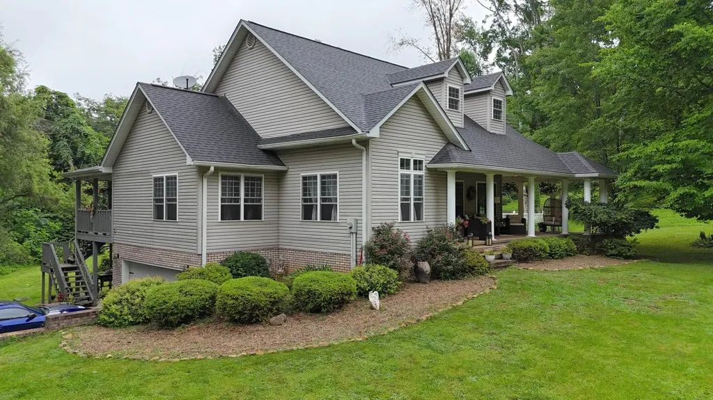 398 Carriage Lane Jamestown KY 42629