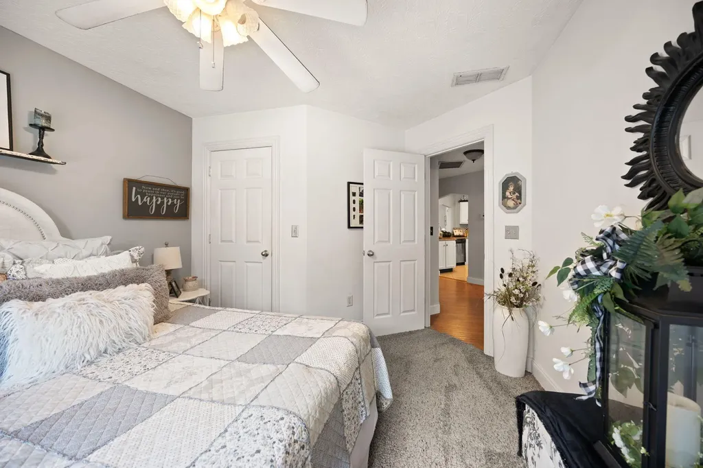 398 Carriage Lane Jamestown KY 42629