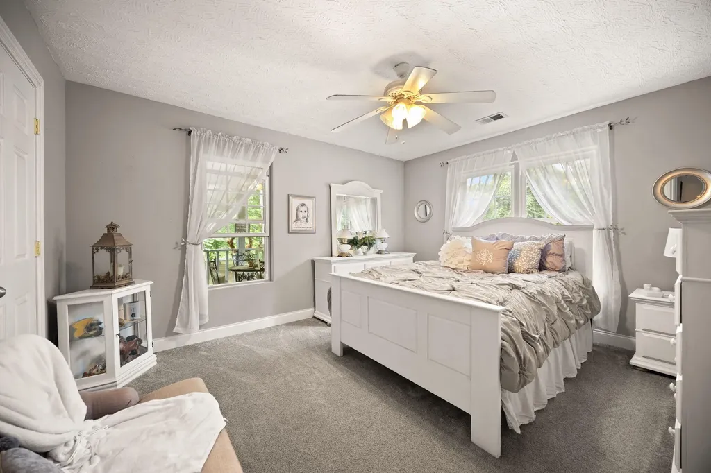 398 Carriage Lane Jamestown KY 42629