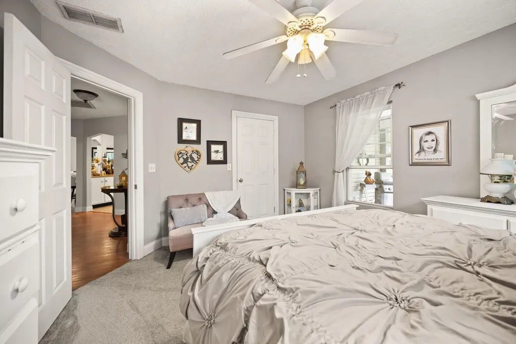 398 Carriage Lane Jamestown KY 42629