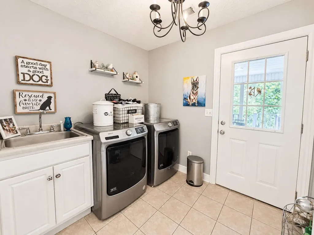 398 Carriage Lane Jamestown KY 42629