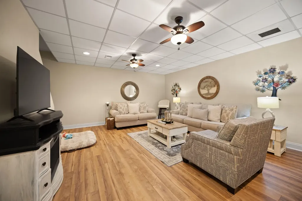 398 Carriage Lane Jamestown KY 42629