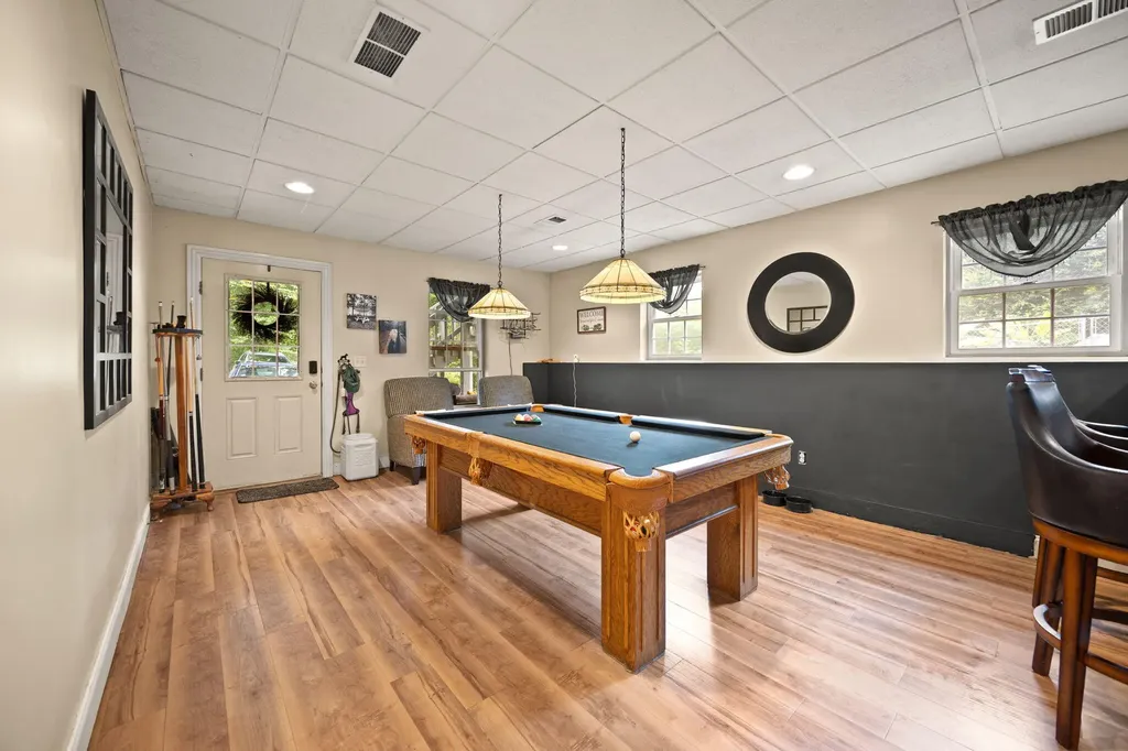 398 Carriage Lane Jamestown KY 42629