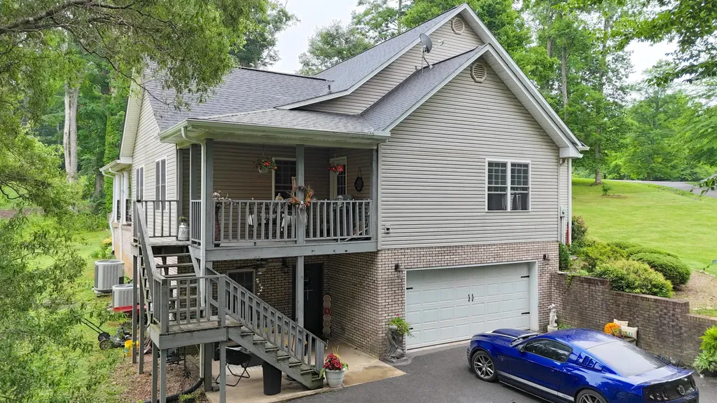 398 Carriage Lane Jamestown KY 42629