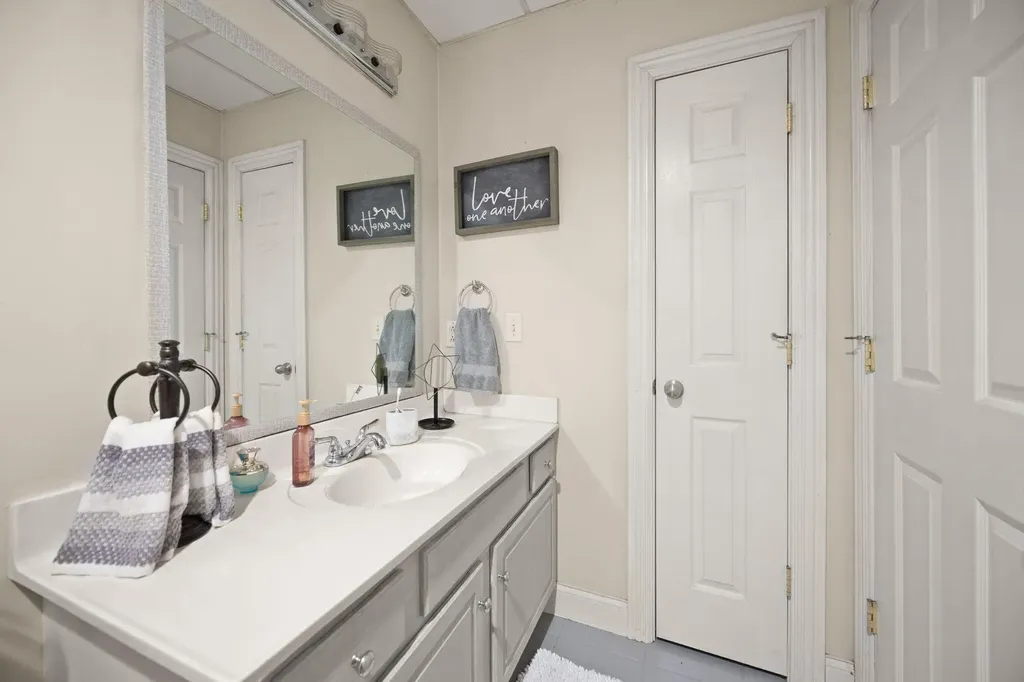 398 Carriage Lane Jamestown KY 42629