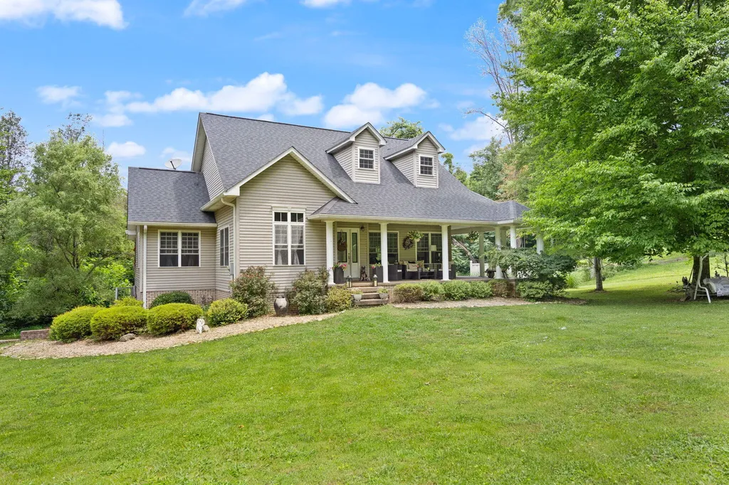 398 Carriage Lane Jamestown KY 42629