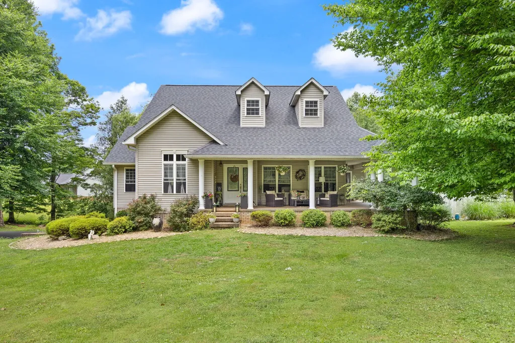 398 Carriage Lane Jamestown KY 42629