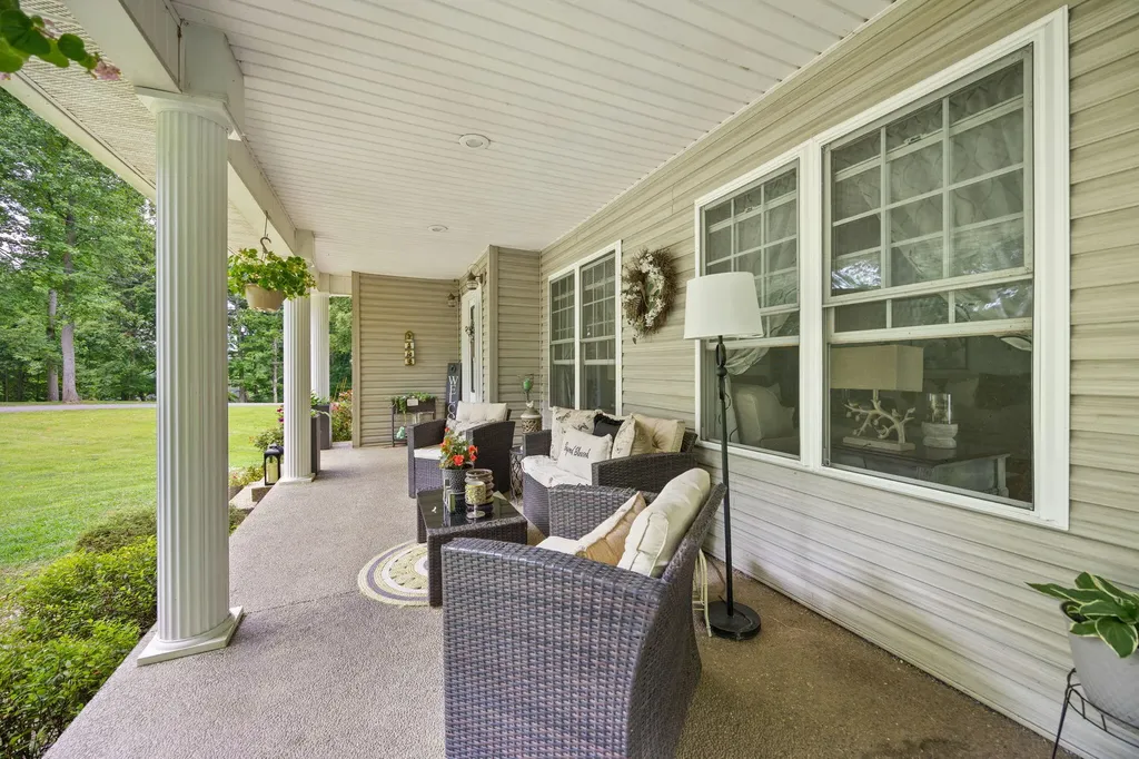 398 Carriage Lane Jamestown KY 42629
