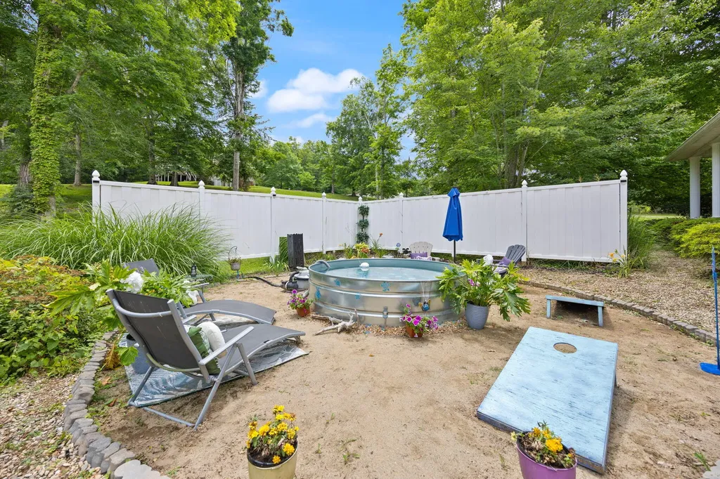 398 Carriage Lane Jamestown KY 42629