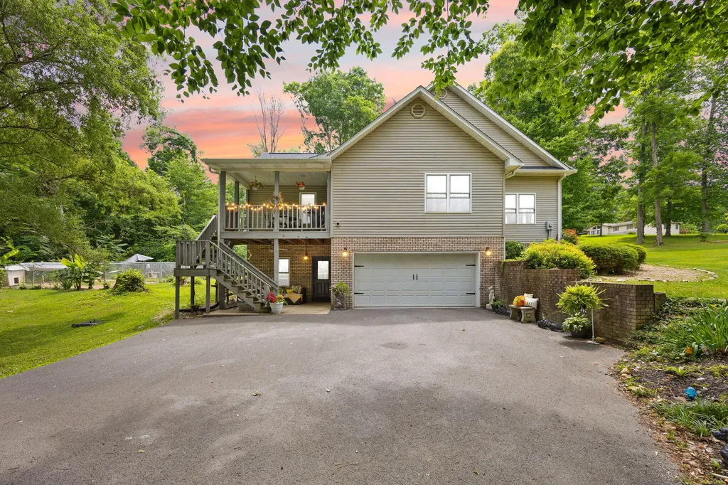 398 Carriage Lane Jamestown KY 42629