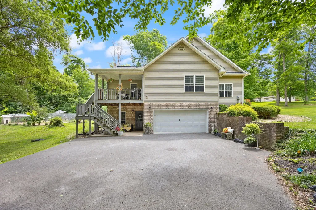 398 Carriage Lane Jamestown KY 42629