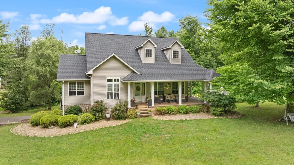 398 Carriage Lane Jamestown KY 42629