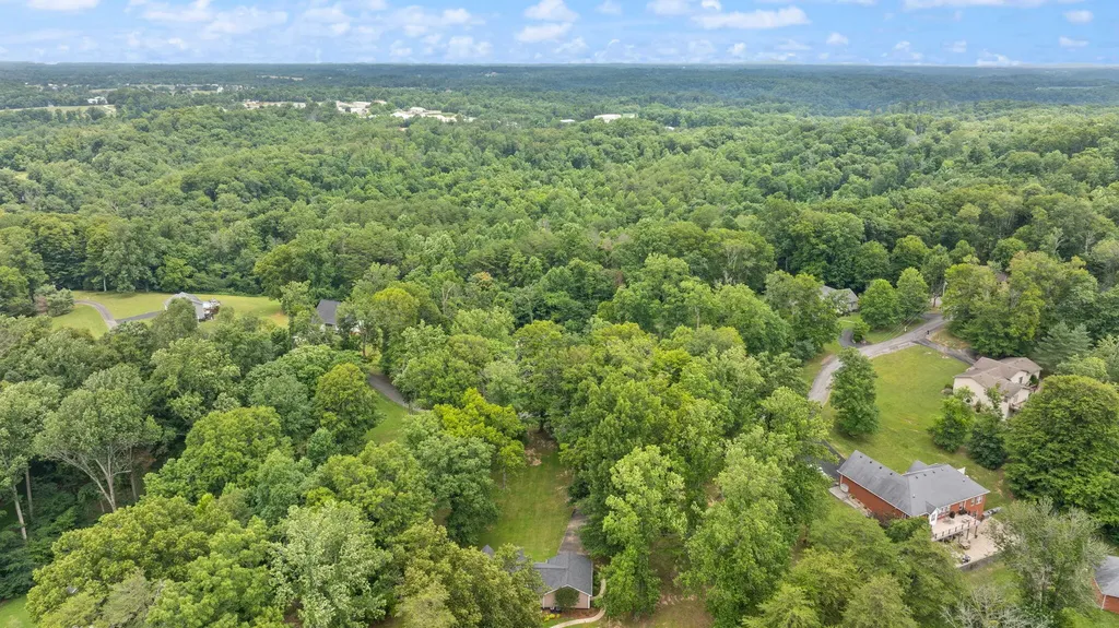 398 Carriage Lane Jamestown KY 42629