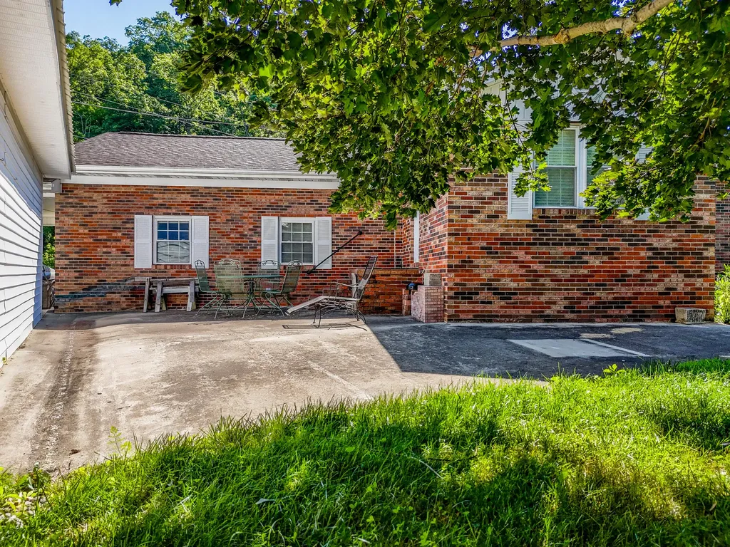 73 Bill Fannin Road West Liberty KY 41472