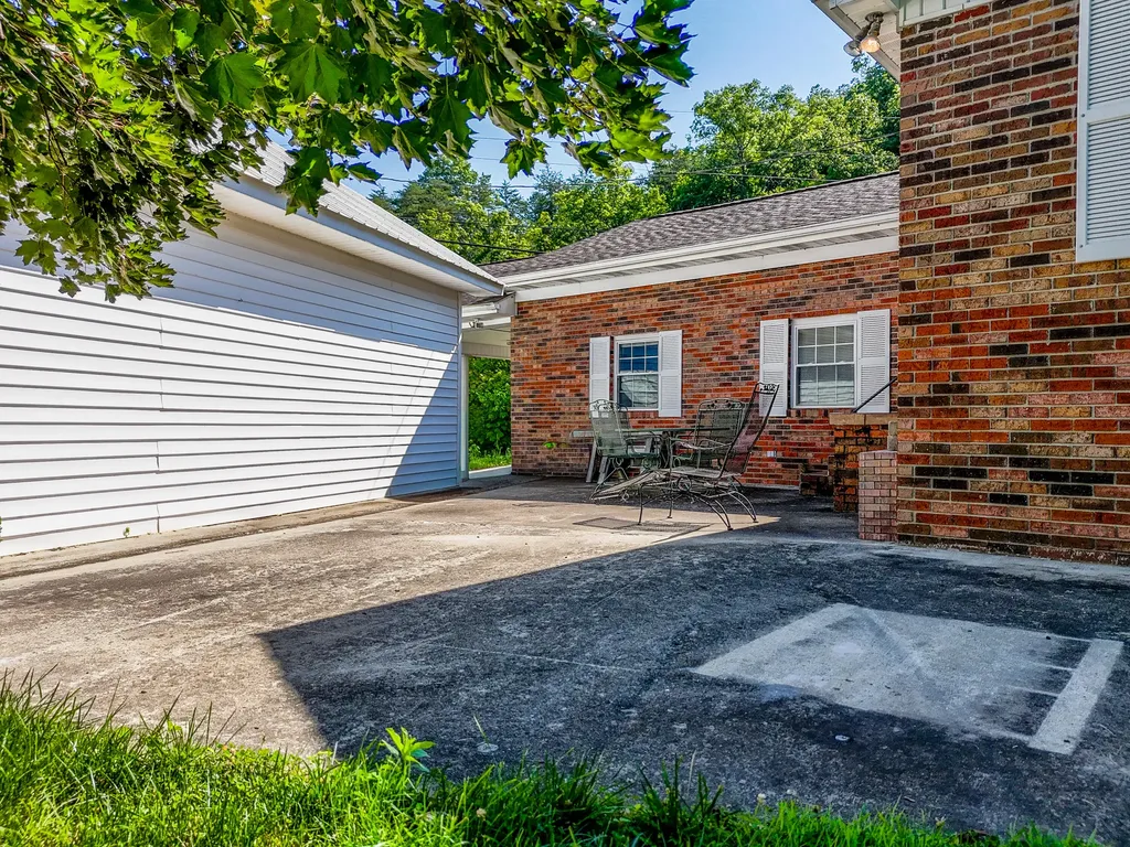73 Bill Fannin Road West Liberty KY 41472