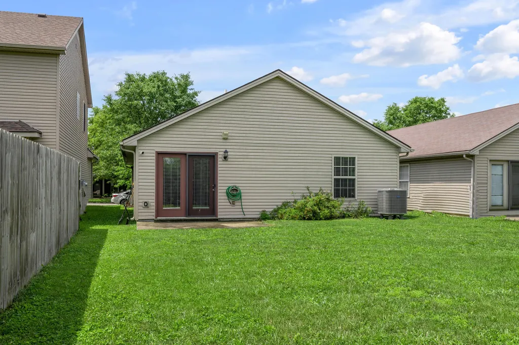 944 Winding Oak Trail Lexington KY 40511