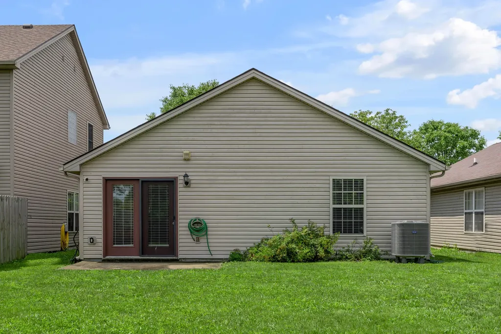 944 Winding Oak Trail Lexington KY 40511