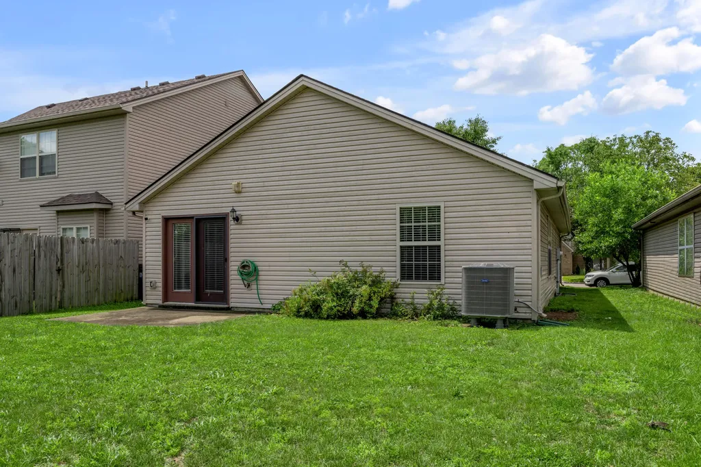 944 Winding Oak Trail Lexington KY 40511