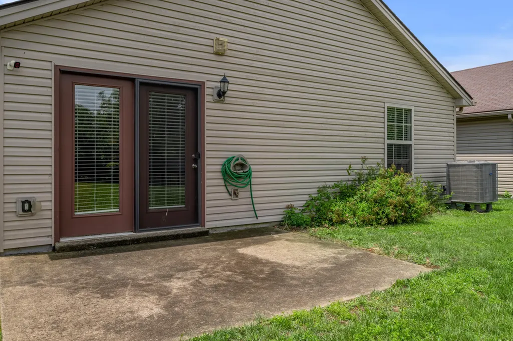 944 Winding Oak Trail Lexington KY 40511