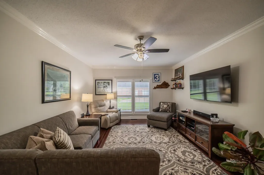 6429 Stinespring Drive Paducah KY 42001