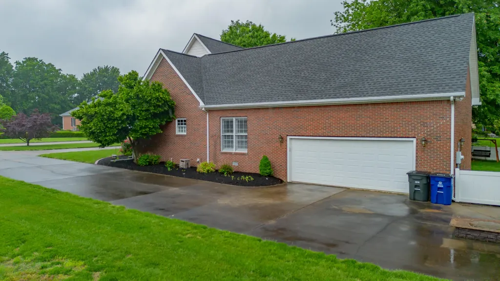 6429 Stinespring Drive Paducah KY 42001