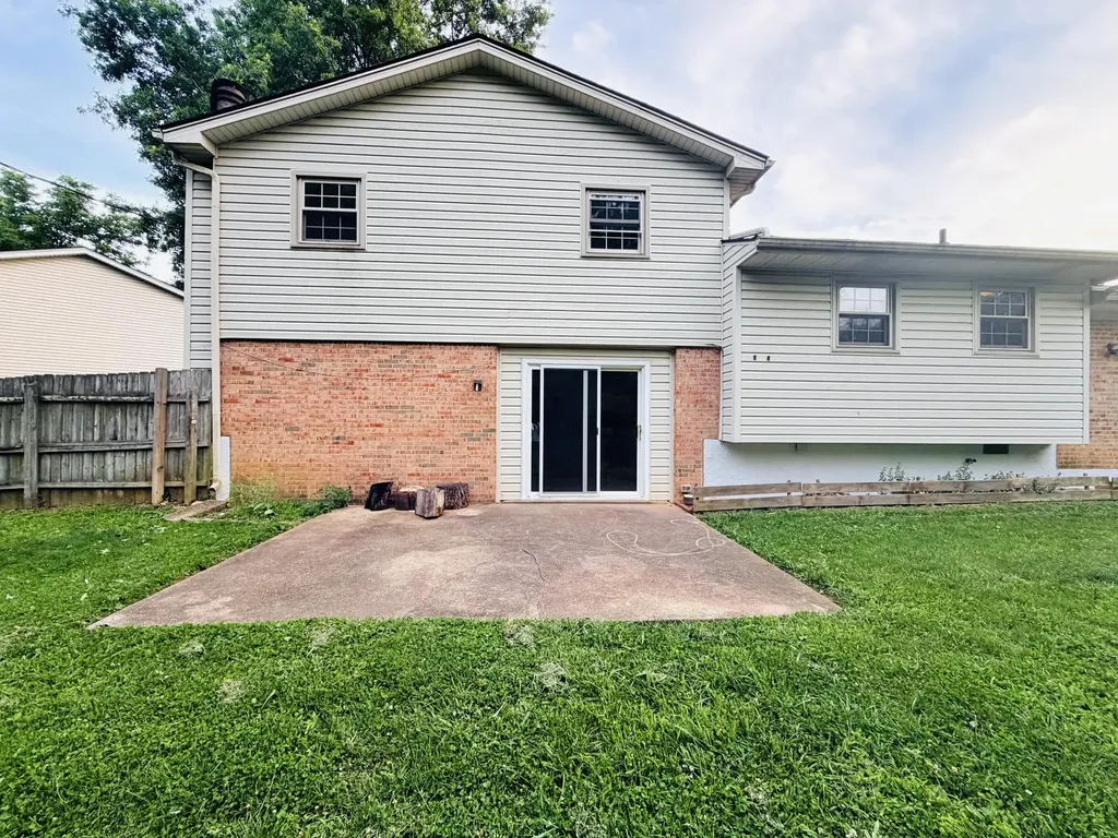 3309 Downing Place Lexington KY 40517