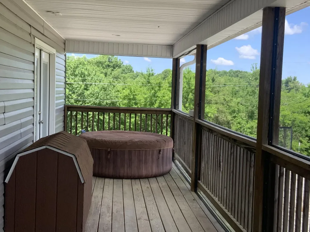1160 Dennis Road Lawrenceburg KY 40342