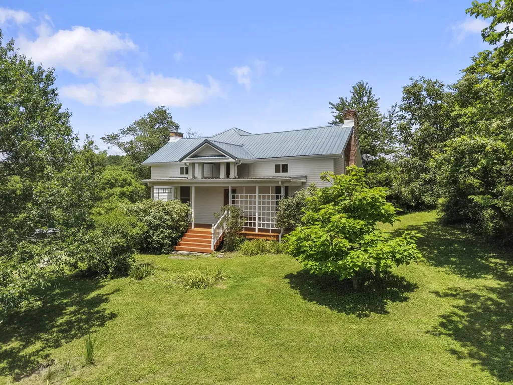 1281 Sharp Road Stamping Ground KY 40379