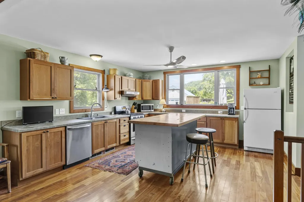 1281 Sharp Road Stamping Ground KY 40379