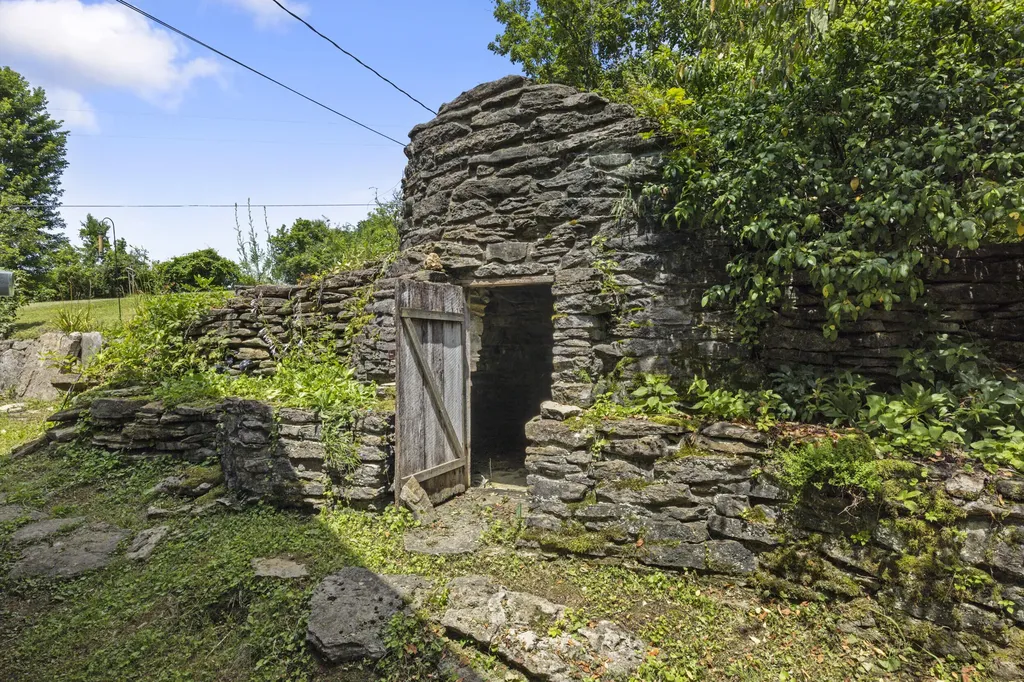 1281 Sharp Road Stamping Ground KY 40379