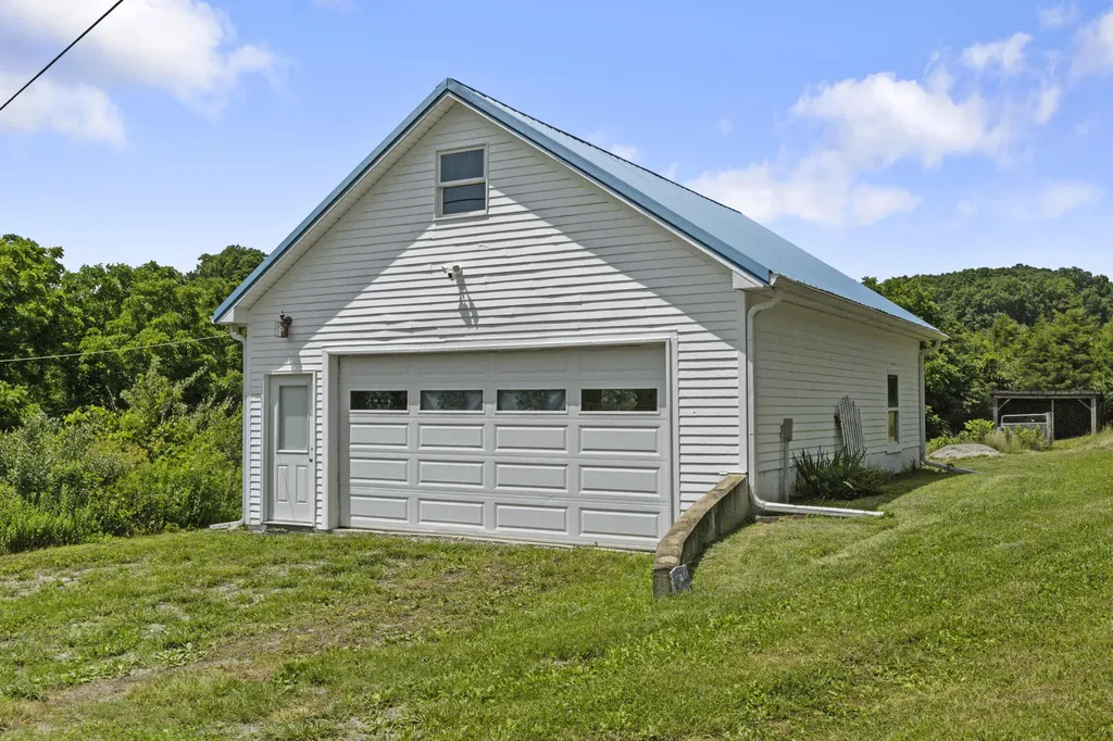1281 Sharp Road Stamping Ground KY 40379