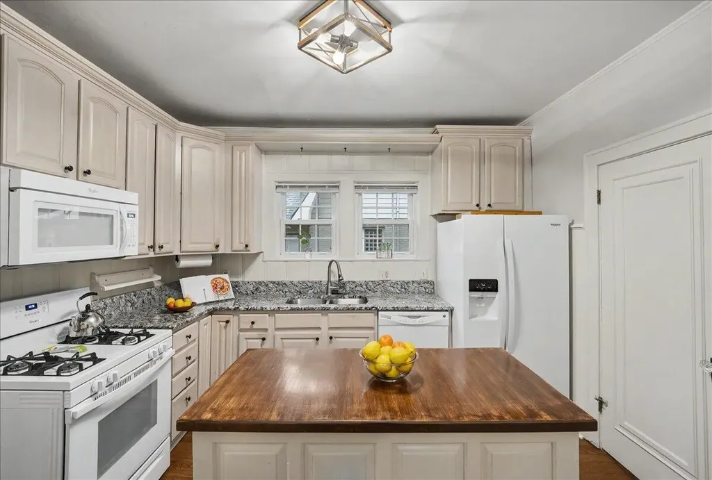 110 Shady Lane Lexington KY 40503
