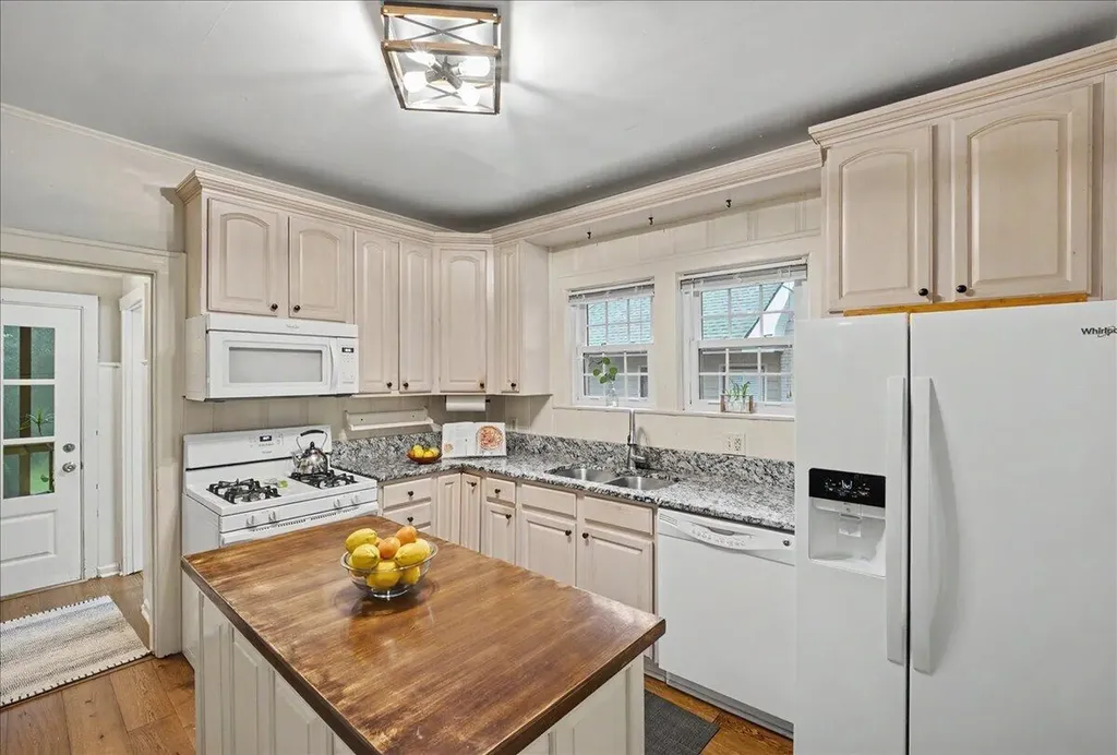 110 Shady Lane Lexington KY 40503