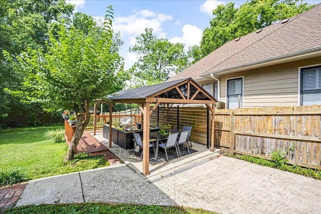 110 Shady Lane Lexington KY 40503